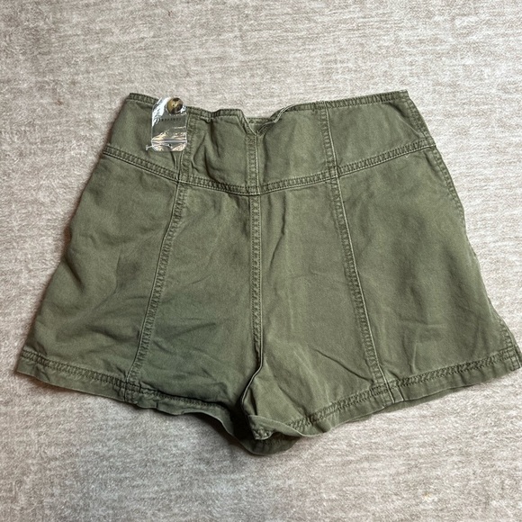 Forever 21 Shorts Women’s Medium Army Green Cargo Pockets Button Fly - Picture 3 of 7